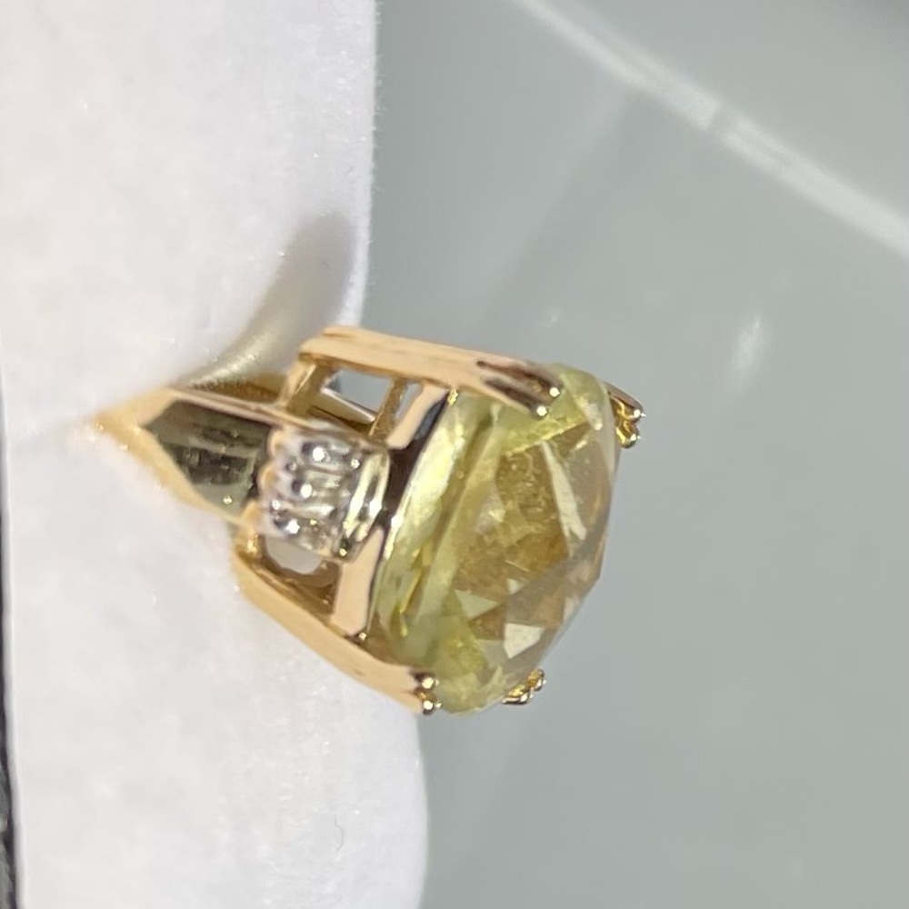 Quartz Ring - Picture 3 of 7